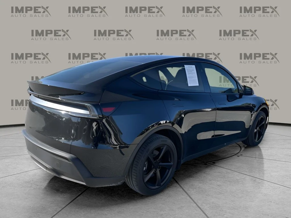 2026 Tesla Model Y - Image 5 of 21