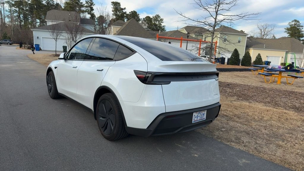 2026 Tesla Model Y - Image 8 of 11