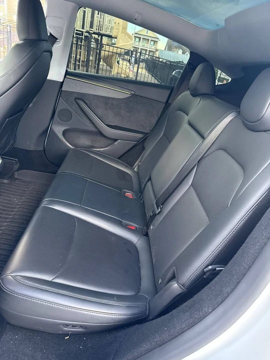 2026 Tesla Model Y - Image 10 of 11