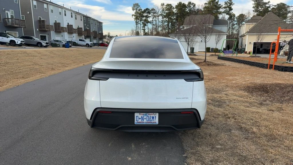 2026 Tesla Model Y - Image 7 of 11