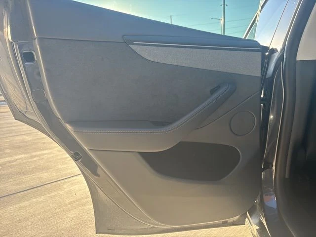 2026 Tesla Model Y - Image 13 of 21