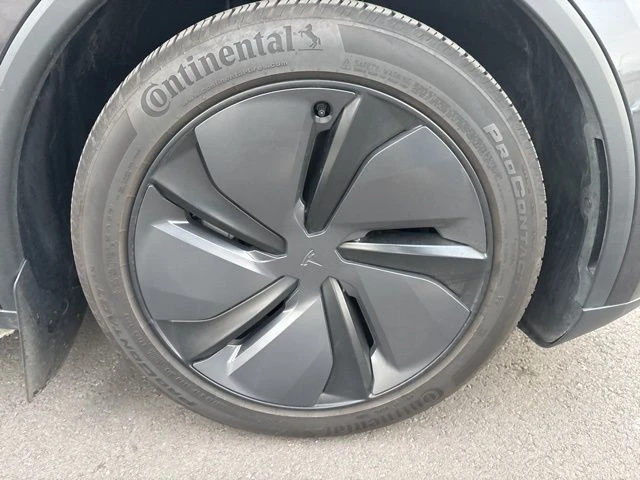 2026 Tesla Model Y - Image 10 of 21