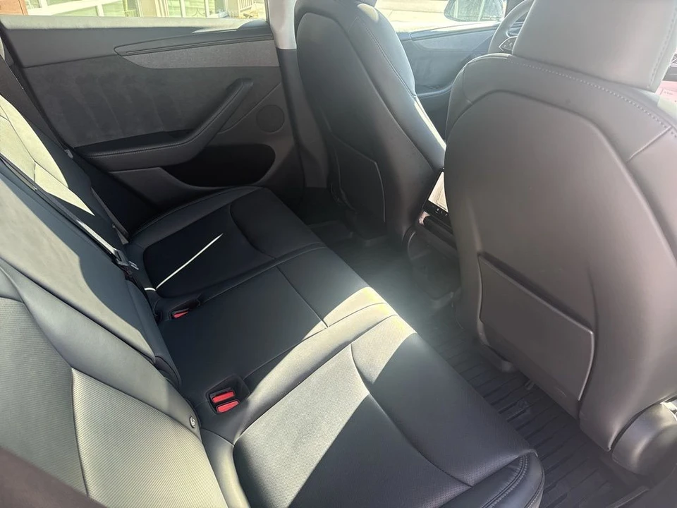 2026 Tesla Model Y - Image 19 of 21
