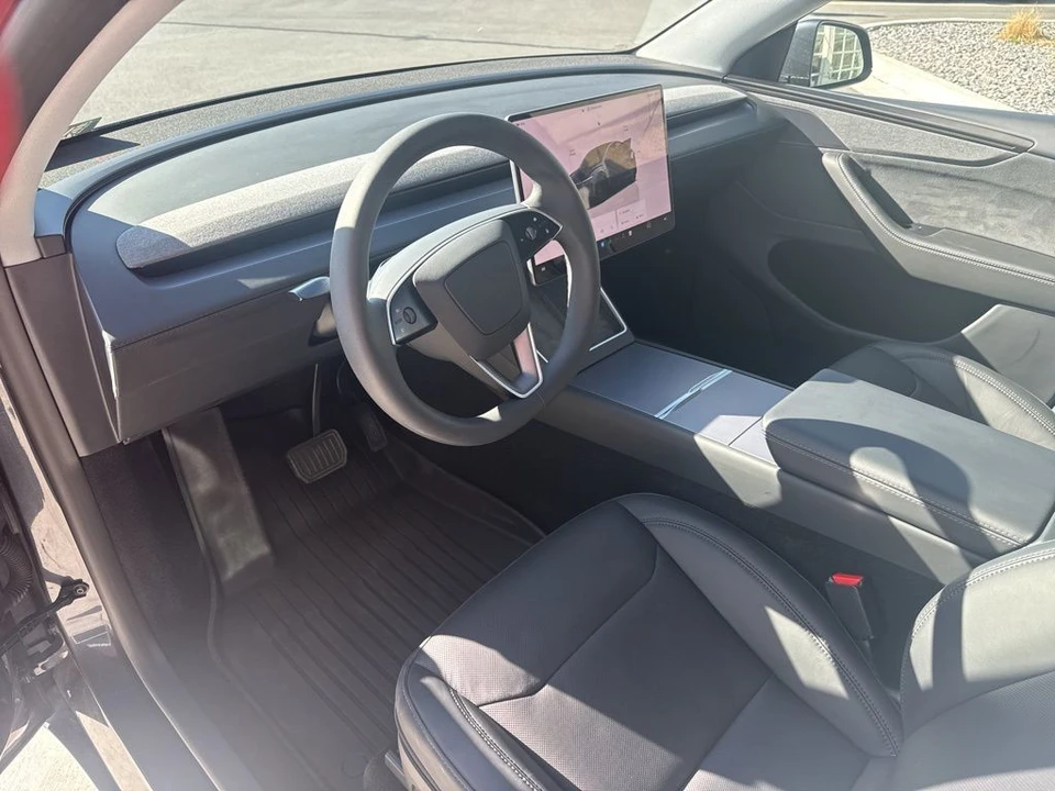 2026 Tesla Model Y - Image 12 of 21