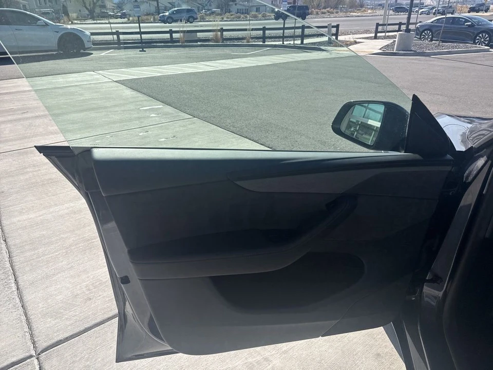 2026 Tesla Model Y - Image 11 of 21