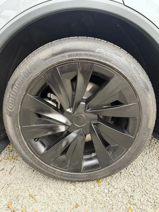 2026 Tesla Model Y - Image 4 of 13