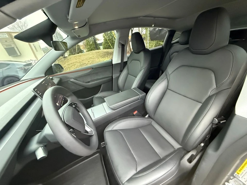 2026 Tesla Model Y - Image 10 of 13