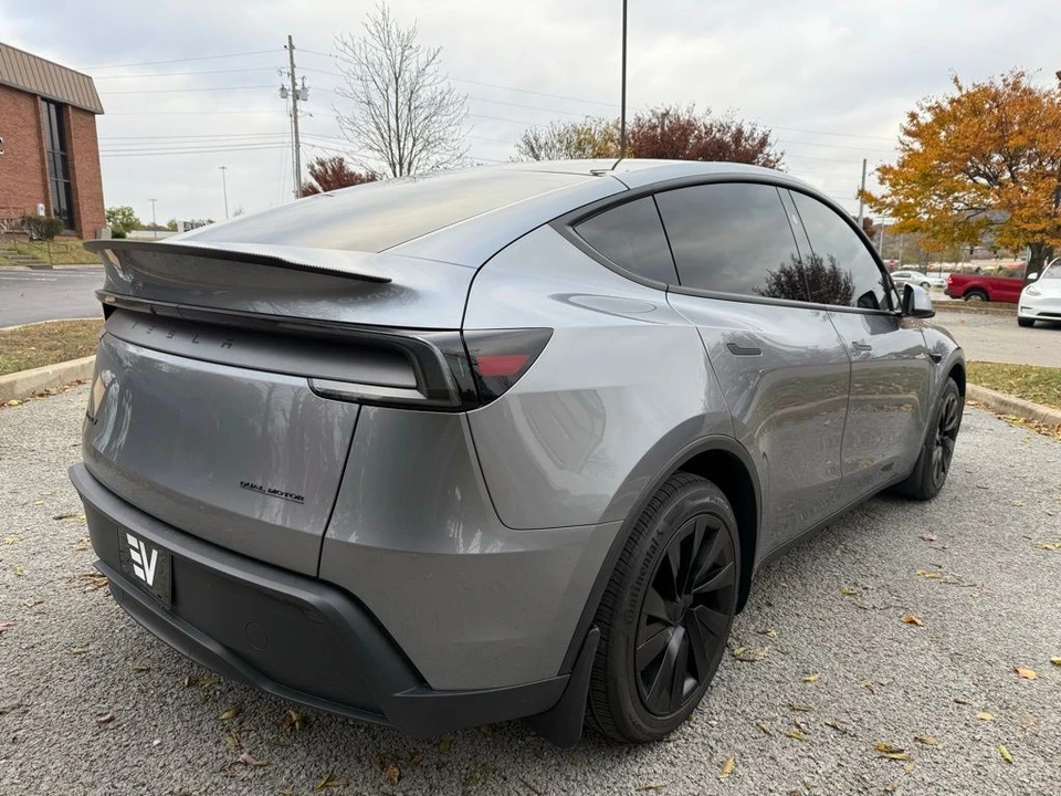 2026 Tesla Model Y - Image 5 of 13