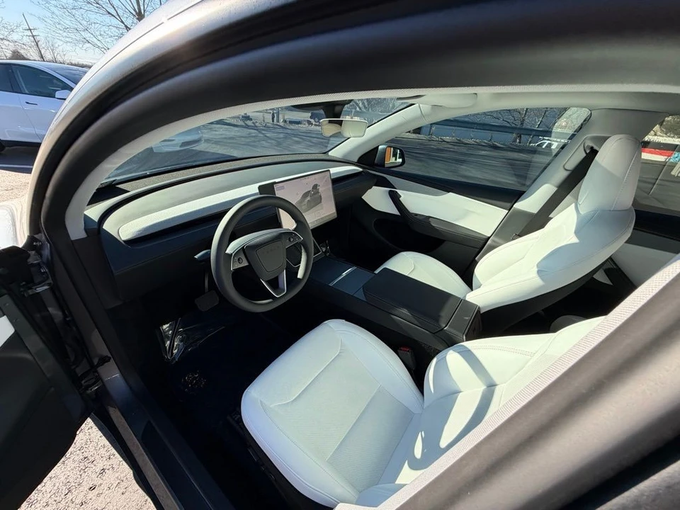2026 Tesla Model Y - Image 8 of 15
