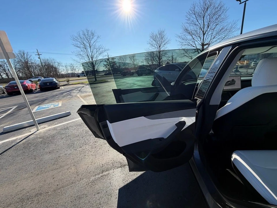2026 Tesla Model Y - Image 9 of 15