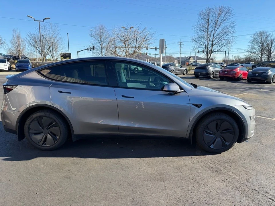 2026 Tesla Model Y - Image 3 of 15
