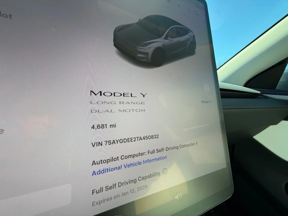 2026 Tesla Model Y - Image 15 of 15