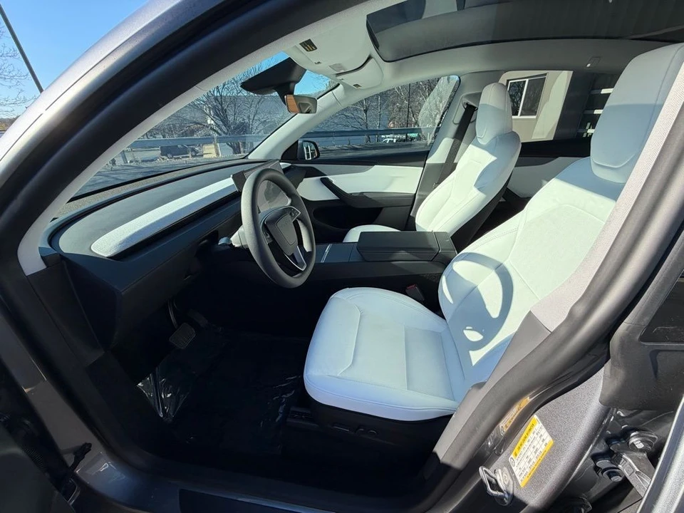 2026 Tesla Model Y - Image 7 of 15