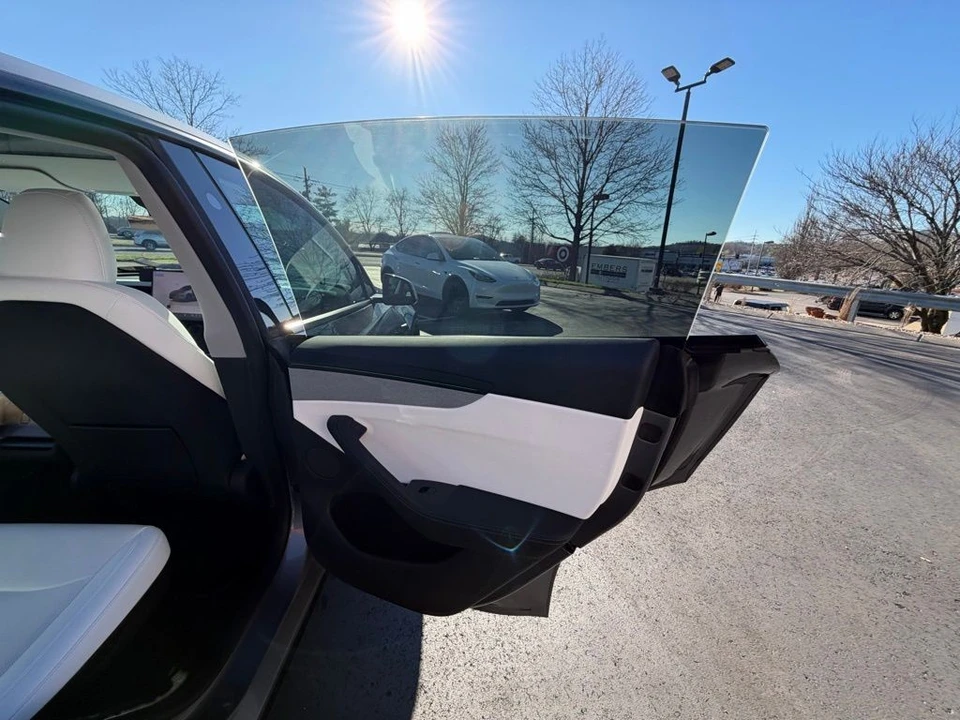 2026 Tesla Model Y - Image 11 of 15