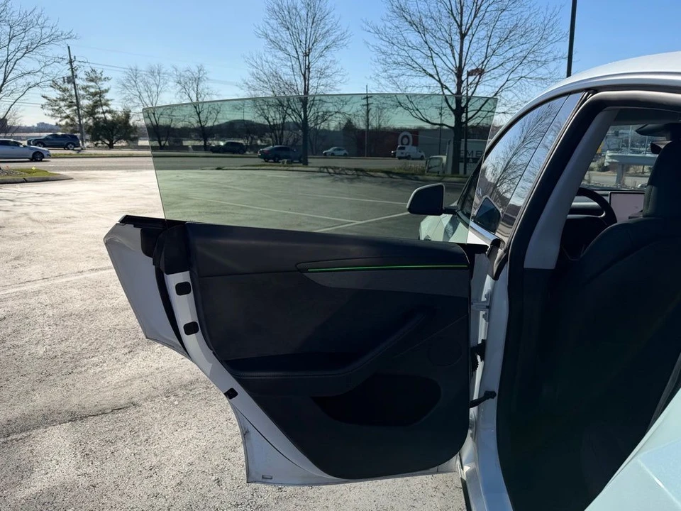 2026 Tesla Model Y - Image 9 of 18