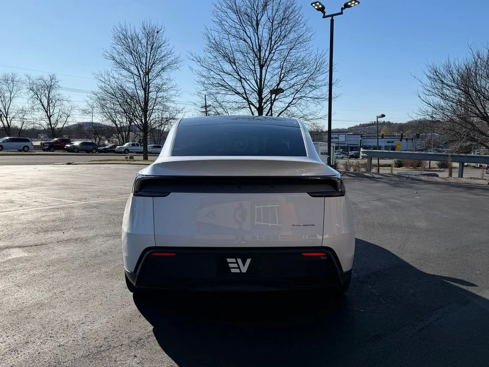 2026 Tesla Model Y - Image 4 of 18