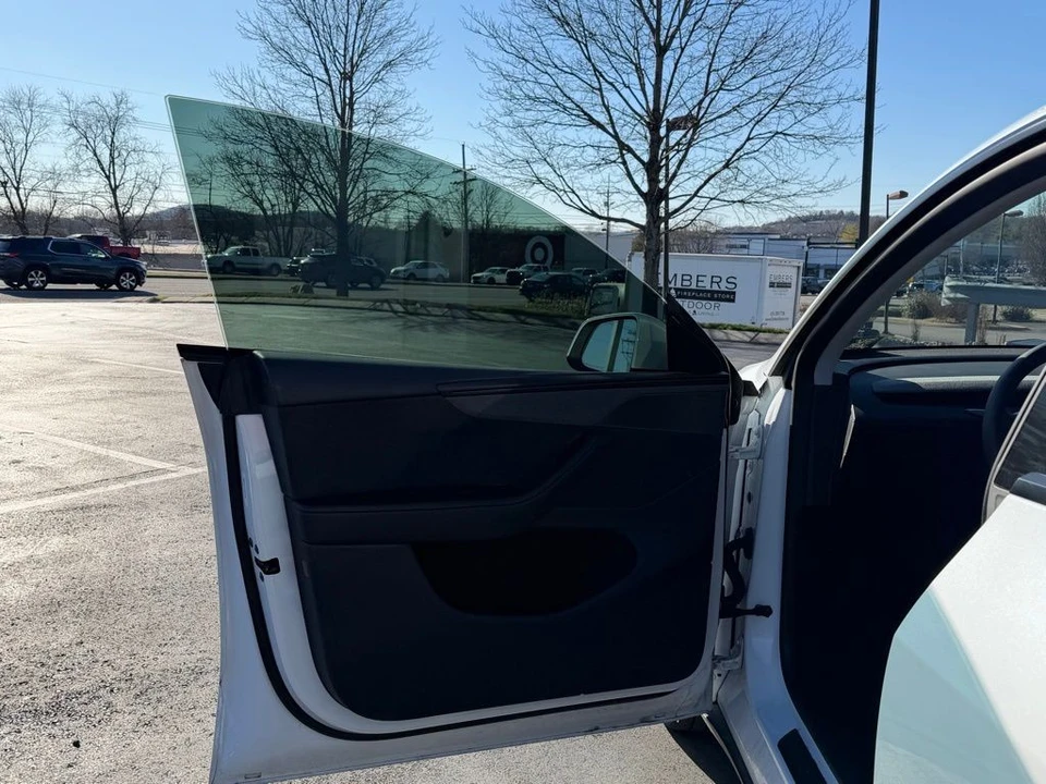 2026 Tesla Model Y - Image 6 of 18