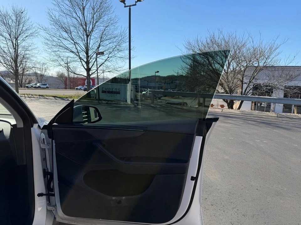 2026 Tesla Model Y - Image 12 of 18