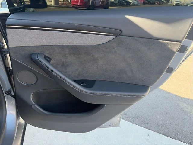2026 Tesla Model Y - Image 18 of 21