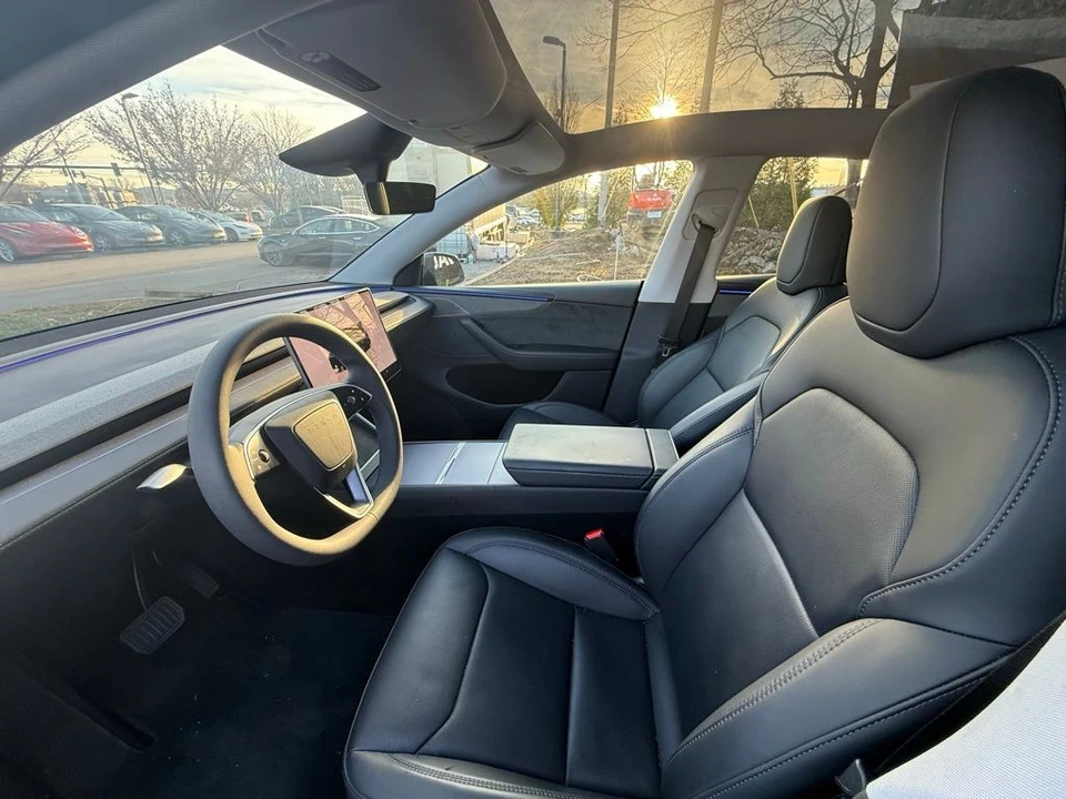 2026 Tesla Model Y - Image 9 of 12