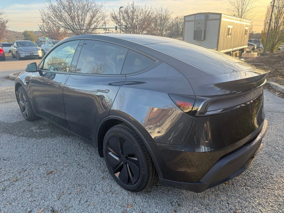 2026 Tesla Model Y - Image 7 of 12