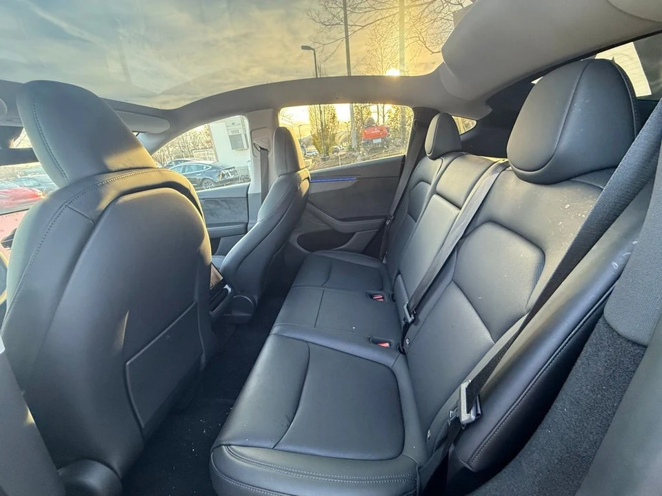 2026 Tesla Model Y - Image 11 of 12