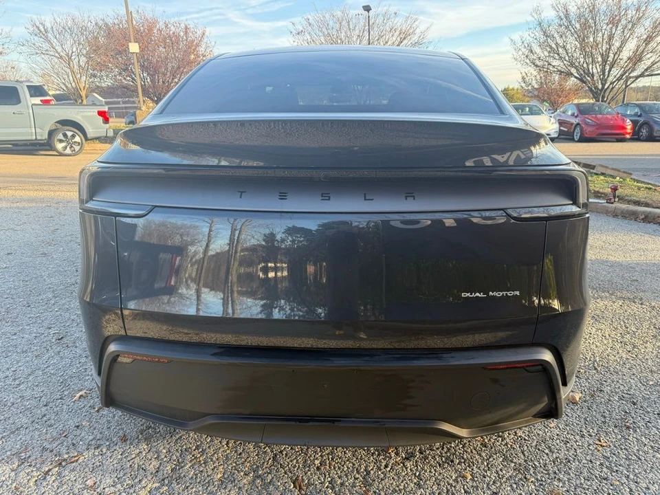 2026 Tesla Model Y - Image 5 of 12