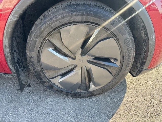 2026 Tesla Model Y - Image 10 of 21
