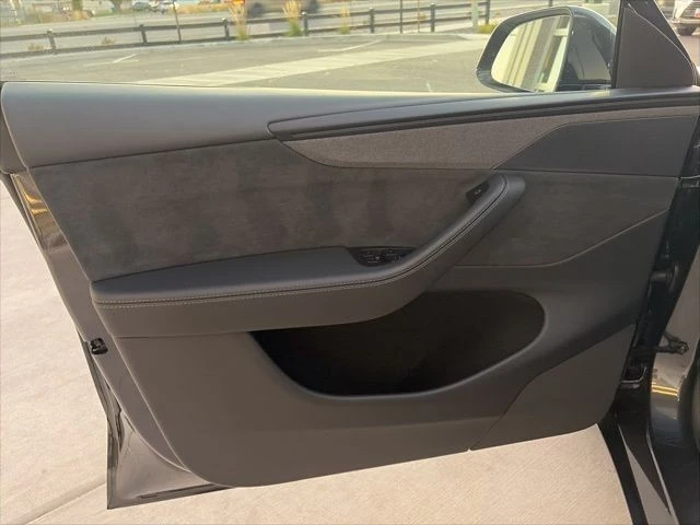 2026 Tesla Model Y - Image 11 of 21