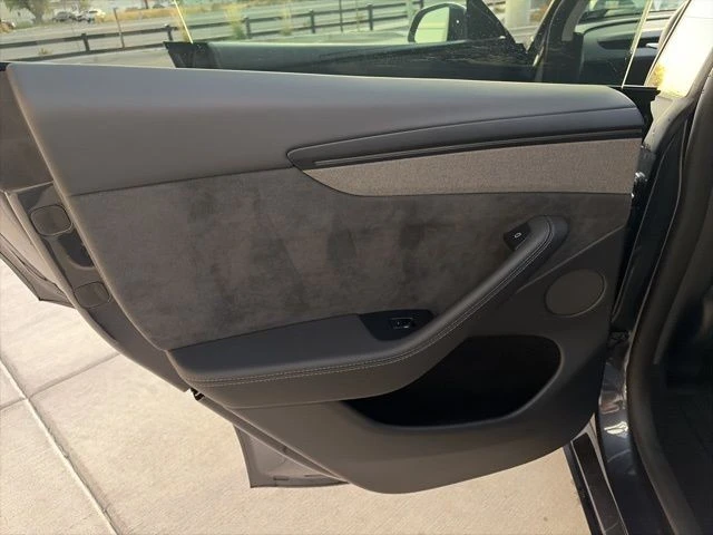 2026 Tesla Model Y - Image 14 of 21