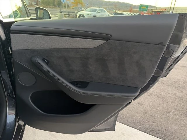 2026 Tesla Model Y - Image 18 of 21