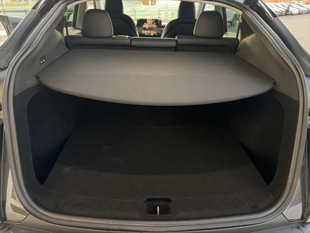 2026 Tesla Model Y - Image 17 of 21