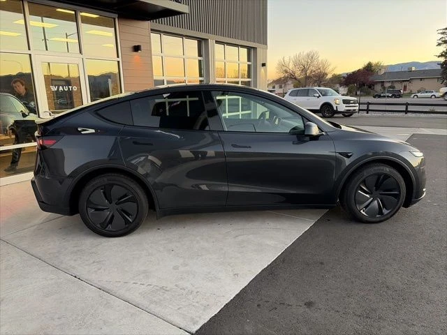 2026 Tesla Model Y - Image 9 of 21