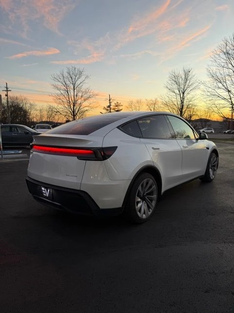 2026 Tesla Model Y - Image 5 of 21