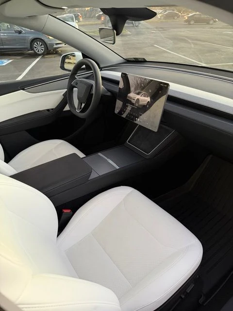 2026 Tesla Model Y - Image 17 of 21