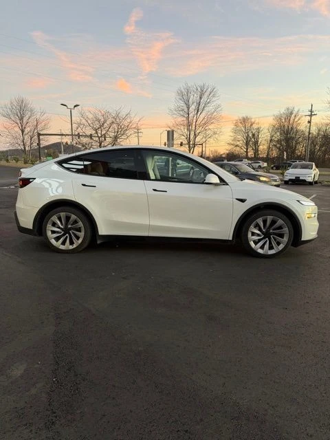 2026 Tesla Model Y - Image 4 of 21