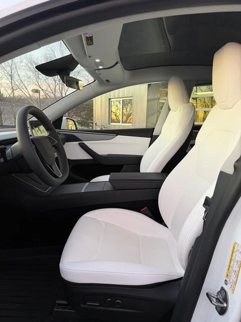 2026 Tesla Model Y - Image 10 of 21