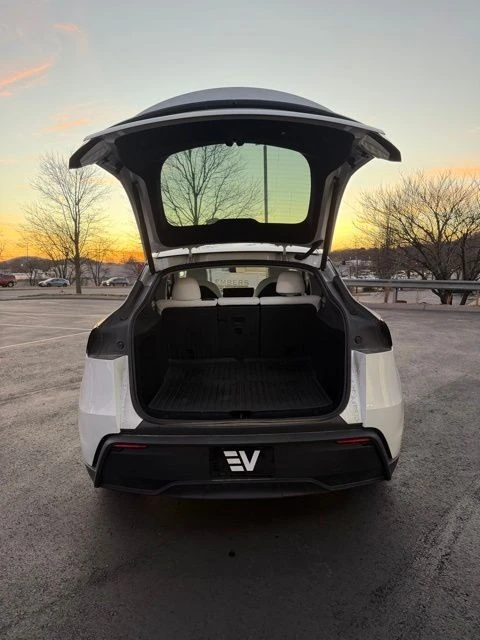 2026 Tesla Model Y - Image 8 of 21
