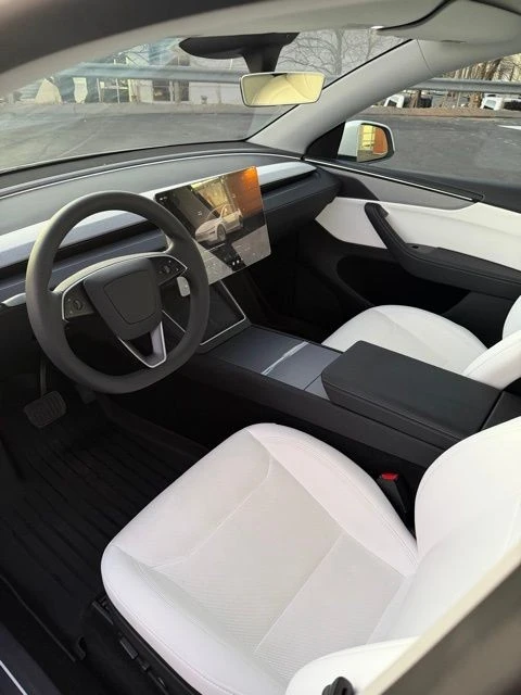 2026 Tesla Model Y - Image 11 of 21