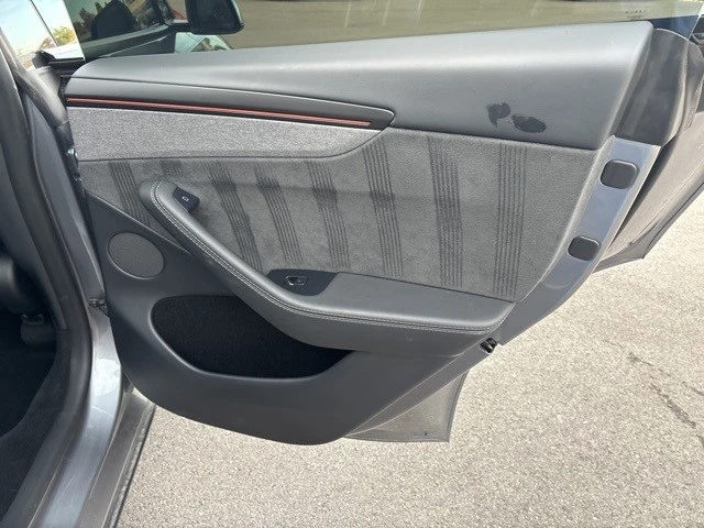 2026 Tesla Model Y - Image 19 of 21