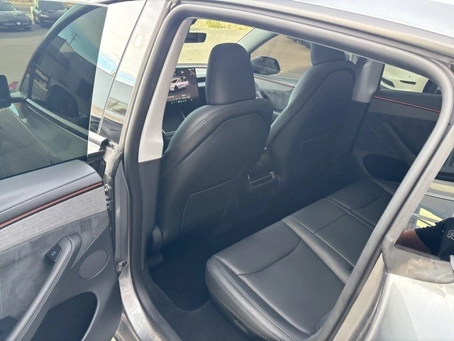 2026 Tesla Model Y - Image 17 of 21
