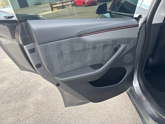 2026 Tesla Model Y - Image 15 of 21