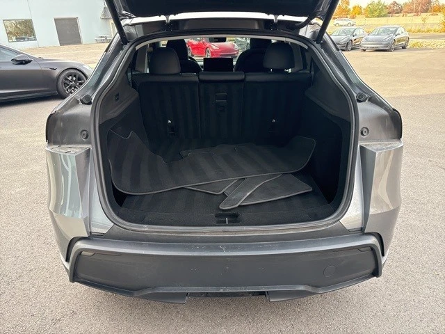 2026 Tesla Model Y - Image 18 of 21