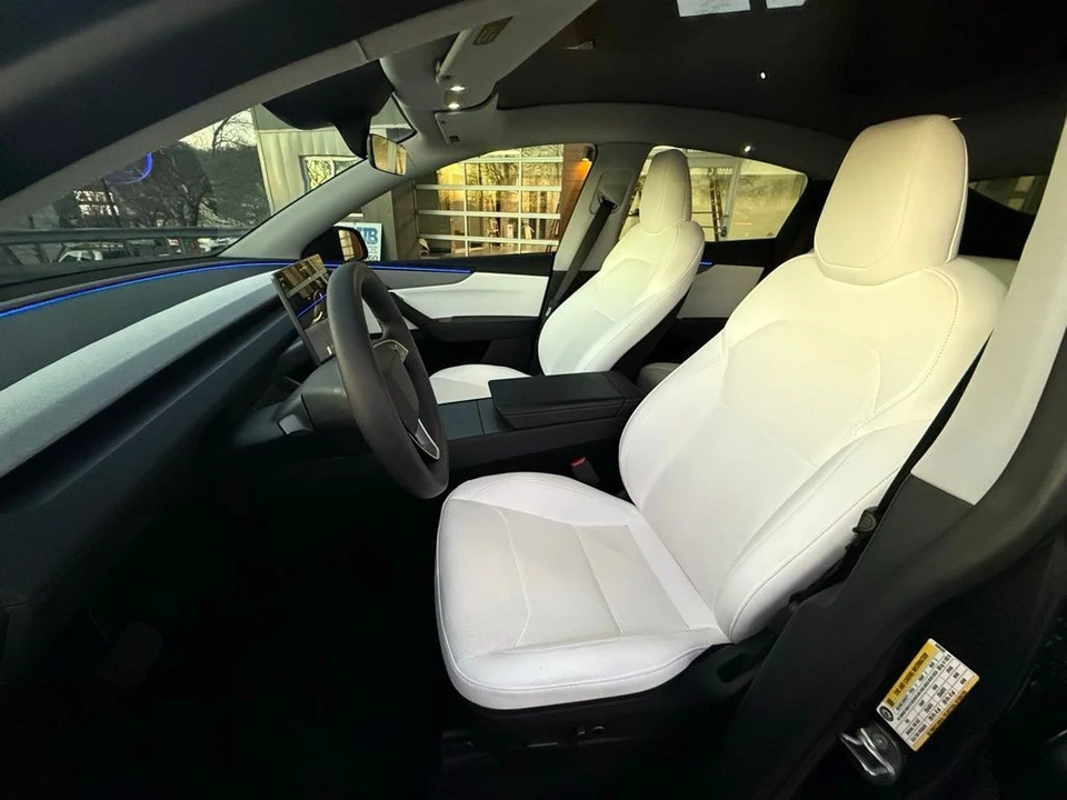 2026 Tesla Model Y - Image 10 of 21