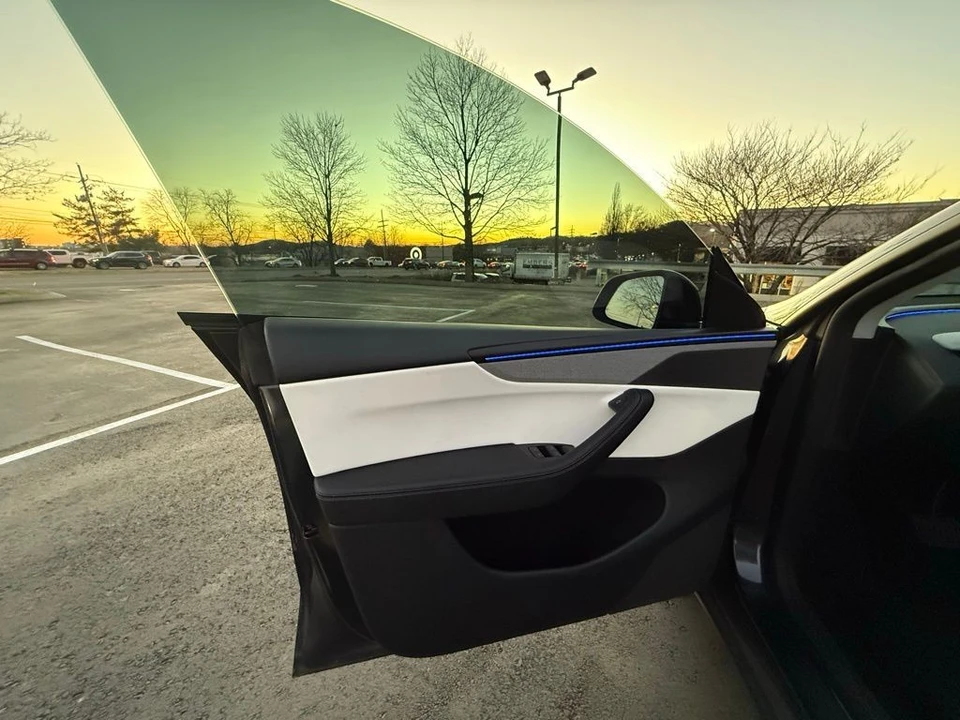 2026 Tesla Model Y - Image 9 of 21
