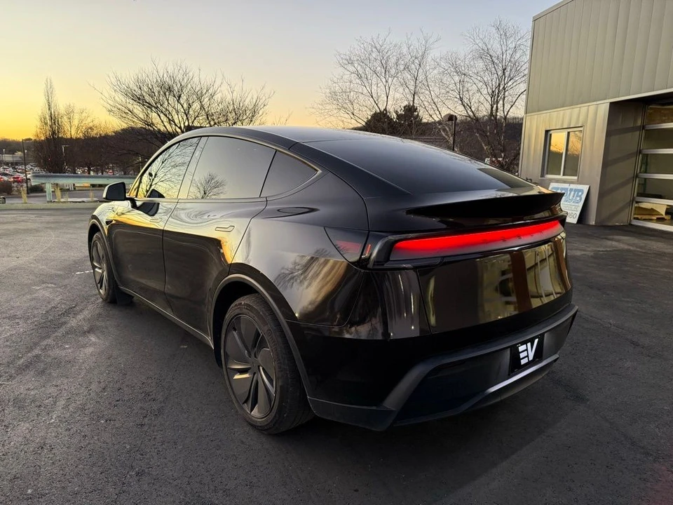 2026 Tesla Model Y - Image 7 of 21