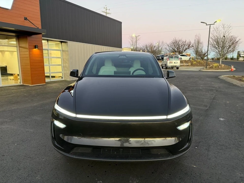 2026 Tesla Model Y - Image 2 of 21