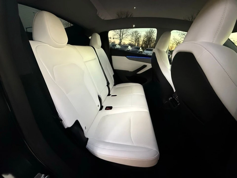 2026 Tesla Model Y - Image 16 of 21