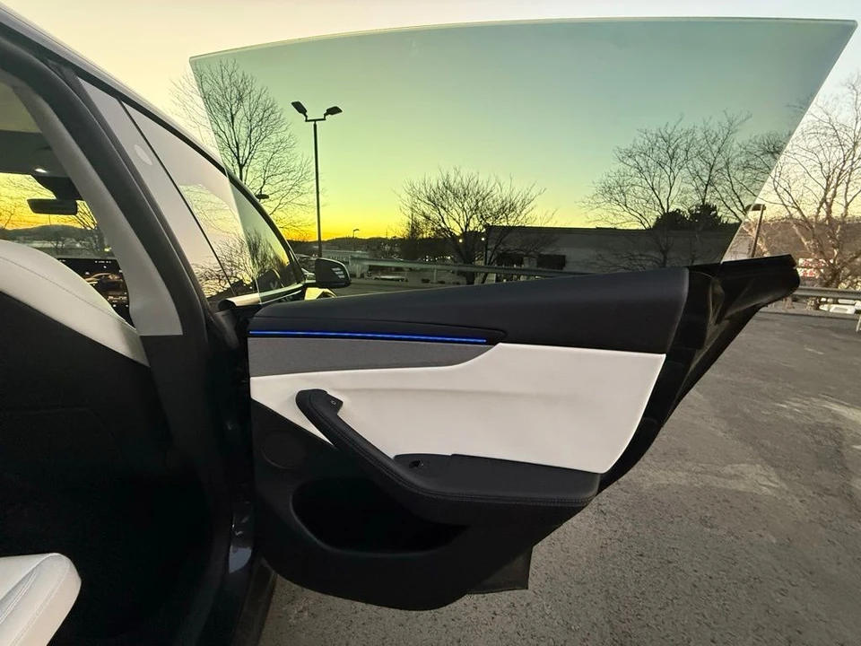 2026 Tesla Model Y - Image 15 of 21