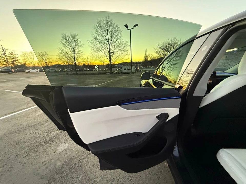 2026 Tesla Model Y - Image 12 of 21